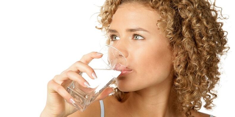 In addition to other fluids, you should consume 1. 5 liters of purified water on an oral diet. 